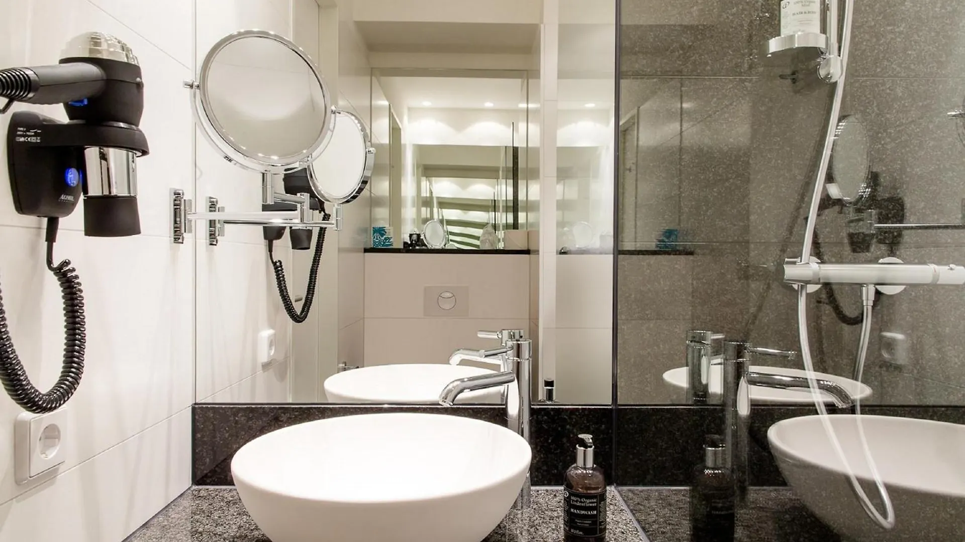 One Paris-porte Doree Hotel 3*